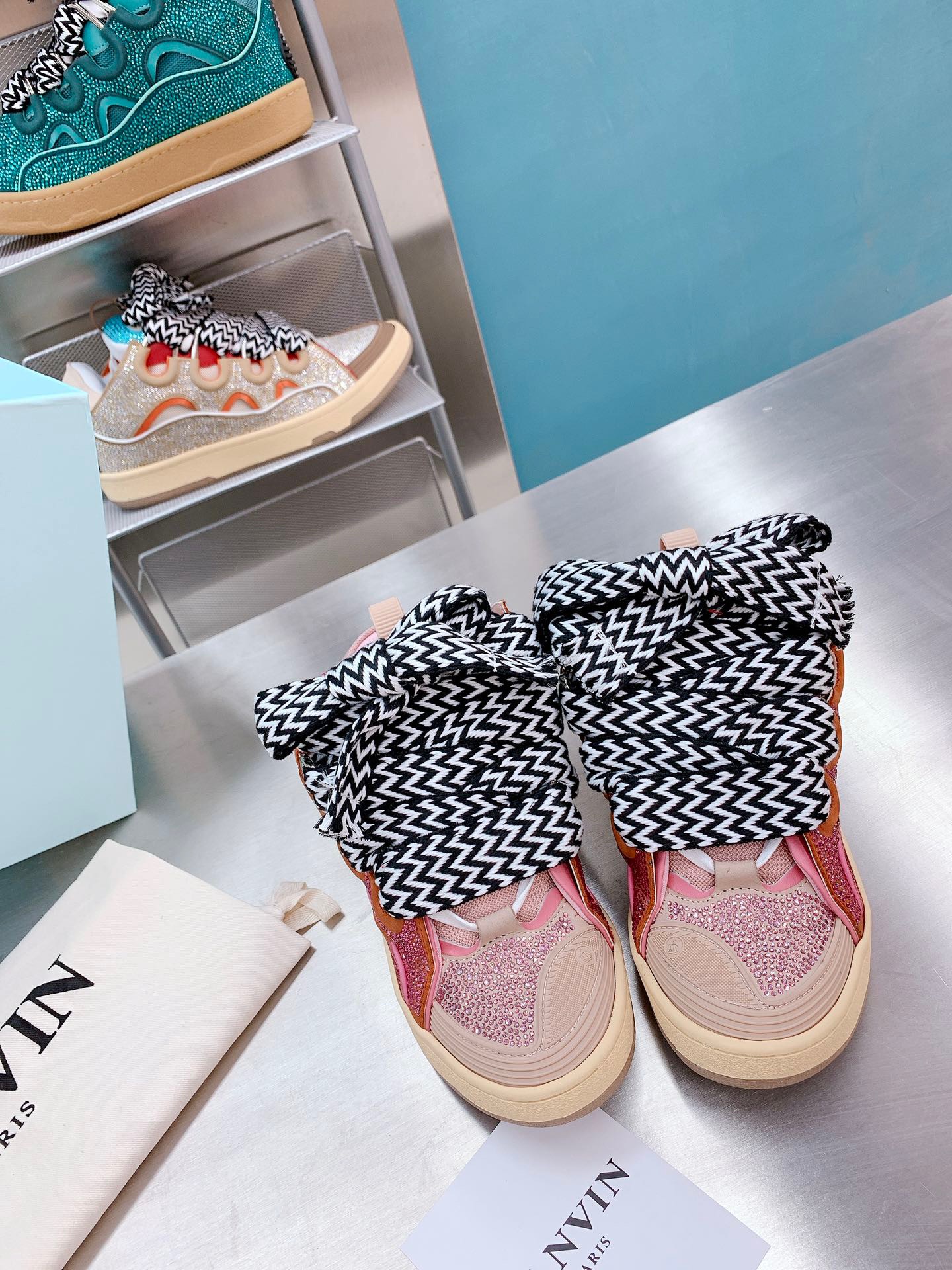 Lanvon Curb Sneaker 24