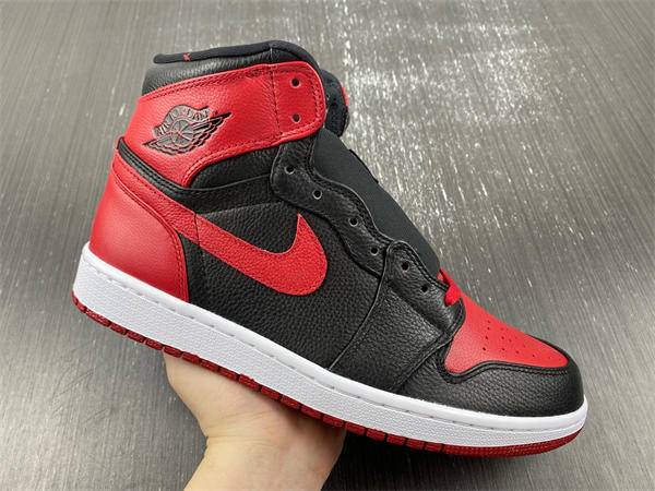 Jordan1 Retro Banned 432001-001
