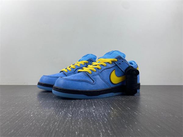 The Powerpuff Girls x Nike SB Dunk Low “Bubbles” FD2631-600