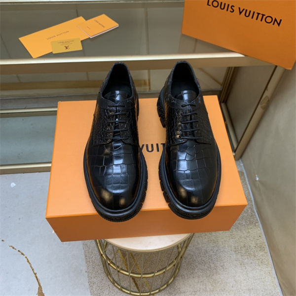 Lv Loafer 001