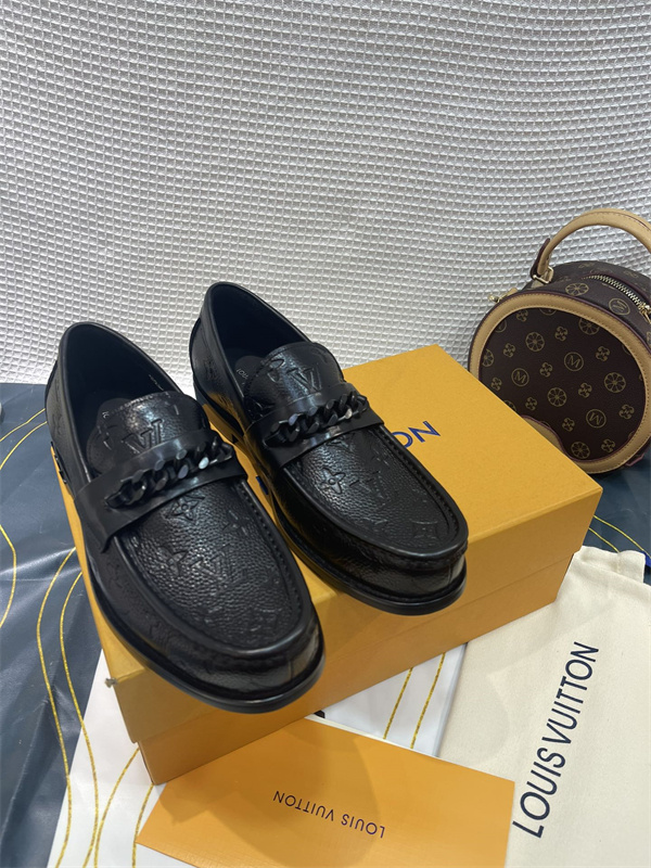 Lv Loafer 054