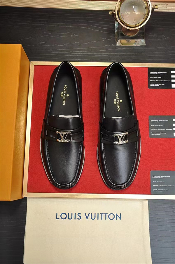 Lv Loafer 058