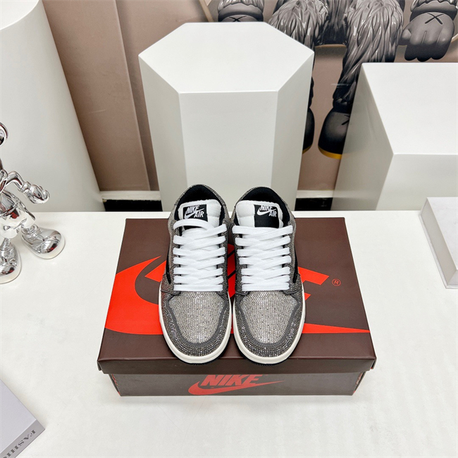 Nike Air Jordan 1 Low crystal T103