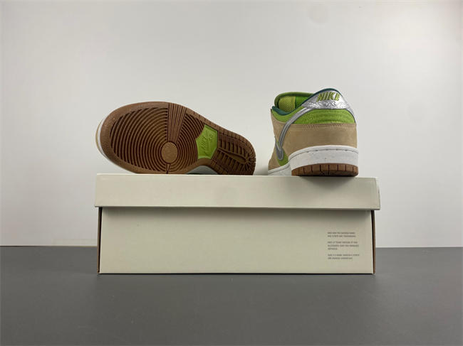 Nike SB Dunk Low Escargot FQ7585-200