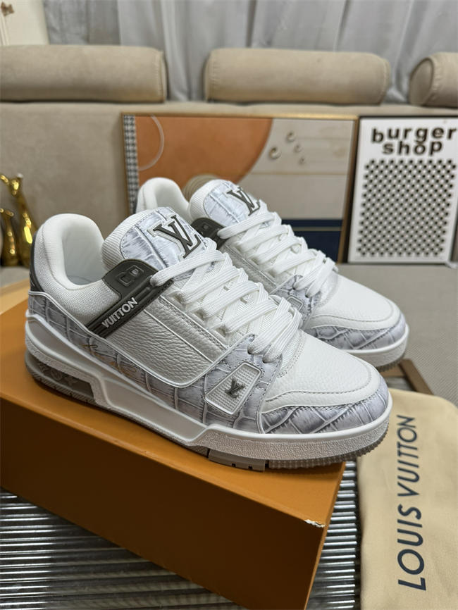 Lv Trainer Sneaker