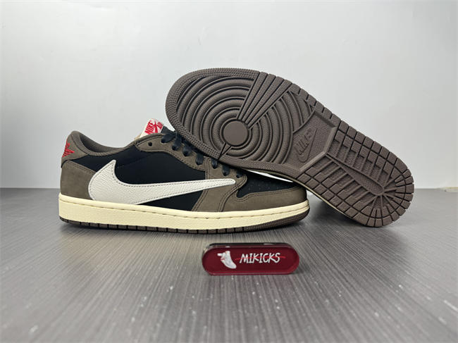 Jordan1 Retro OG SP Travis Scott CQ4277-001